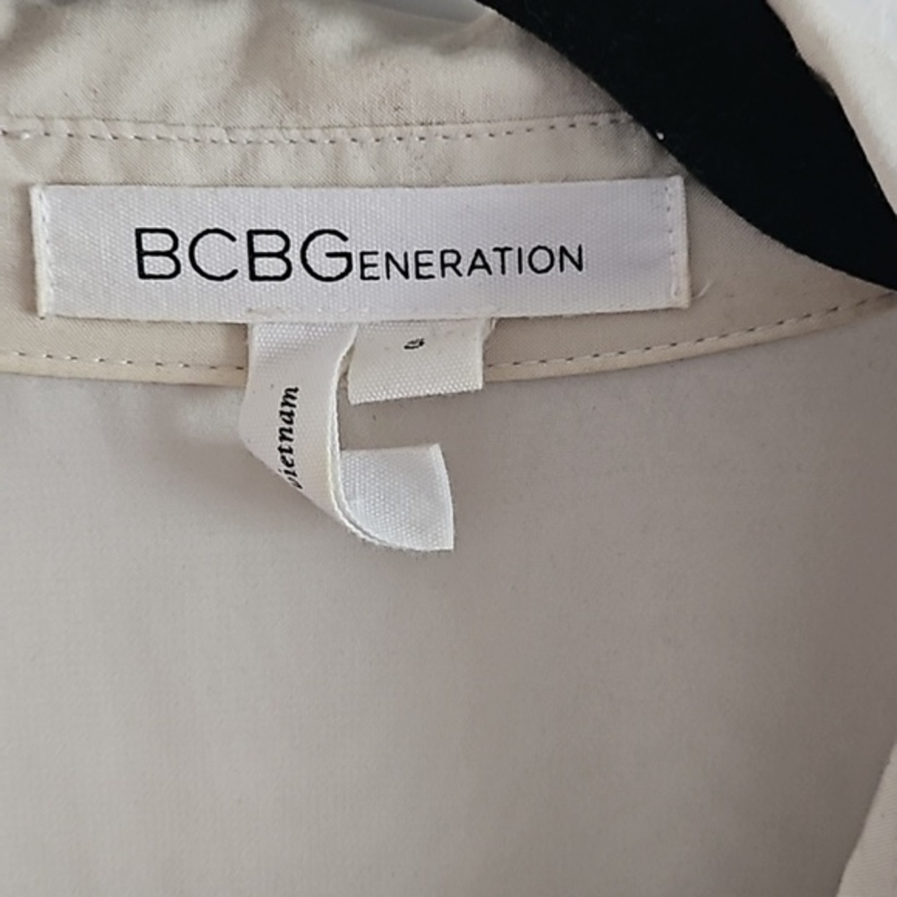 BCBGeneration button down blouse - Picture 2 of 3